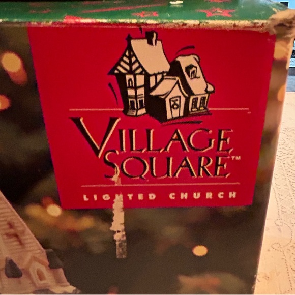 Village Square Lighted Church - Picture 12 of 13